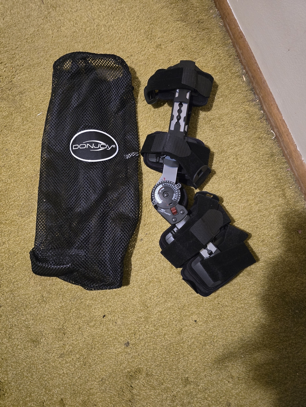 DonJoy Hinged Knee Brace - Black - Adjustable Support